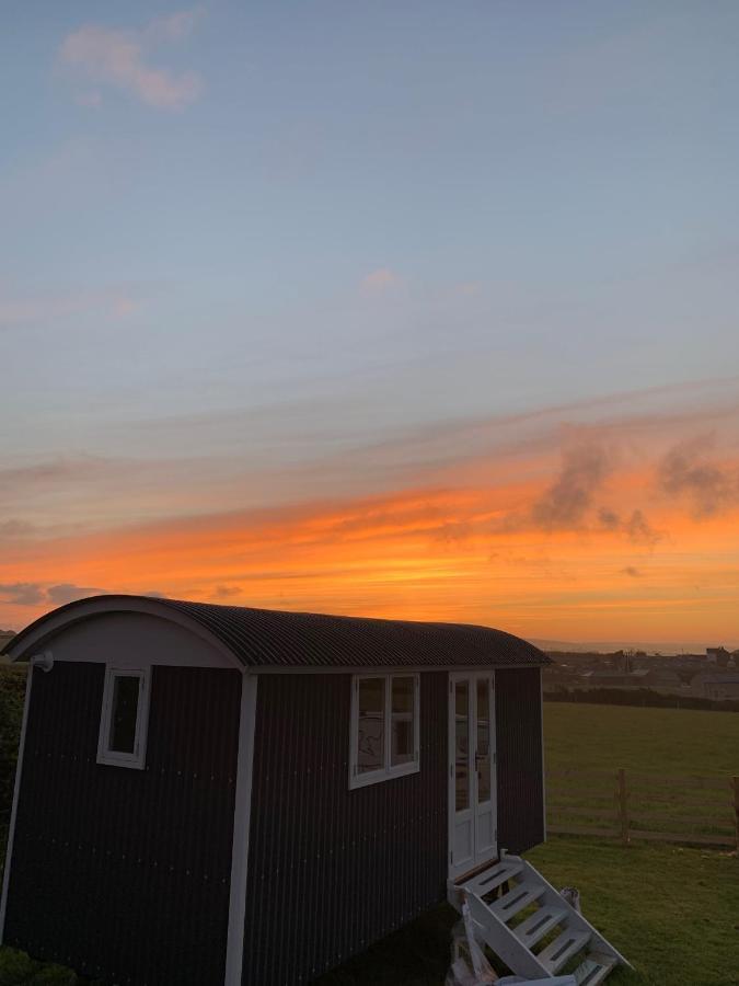 Ewe With A View Sea View Shepherds Huts Breage Exterior photo